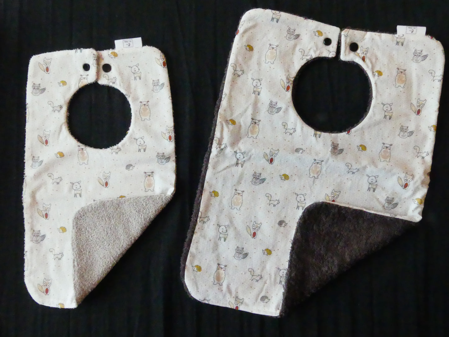 Lot de 2 Bavoirs - taille XS  et S